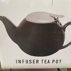 INFUSER TEAPOT CERAMIC. NEW IN ORIGINAL BOX. NEVER USED.